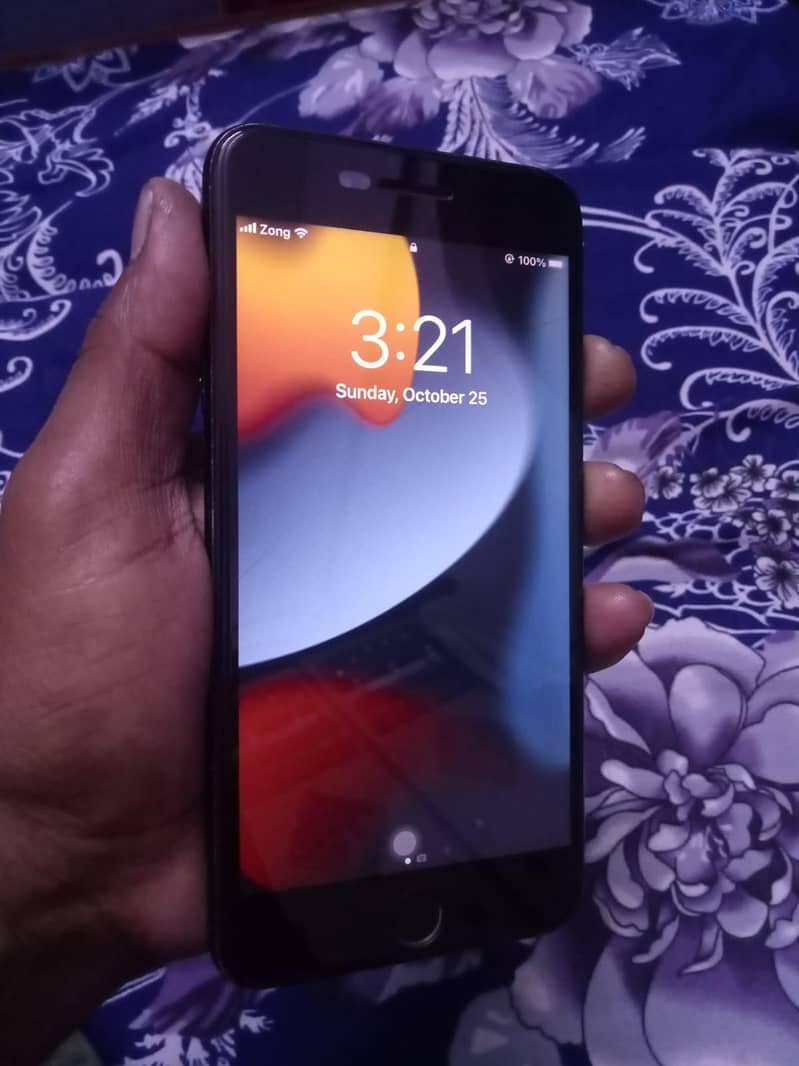 Apple iPhone 7 Plus 9
