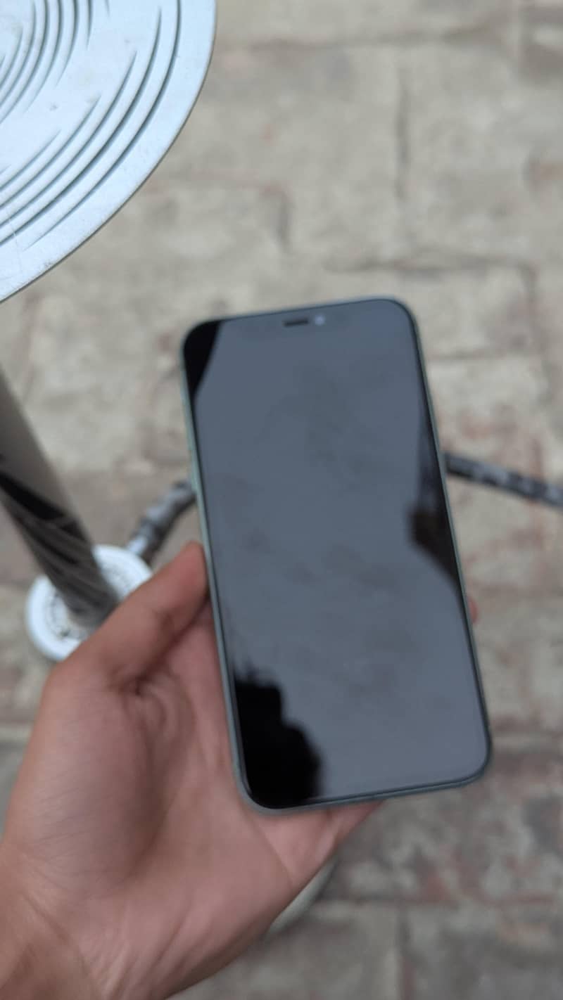 Apple iPhone 11 jv 3