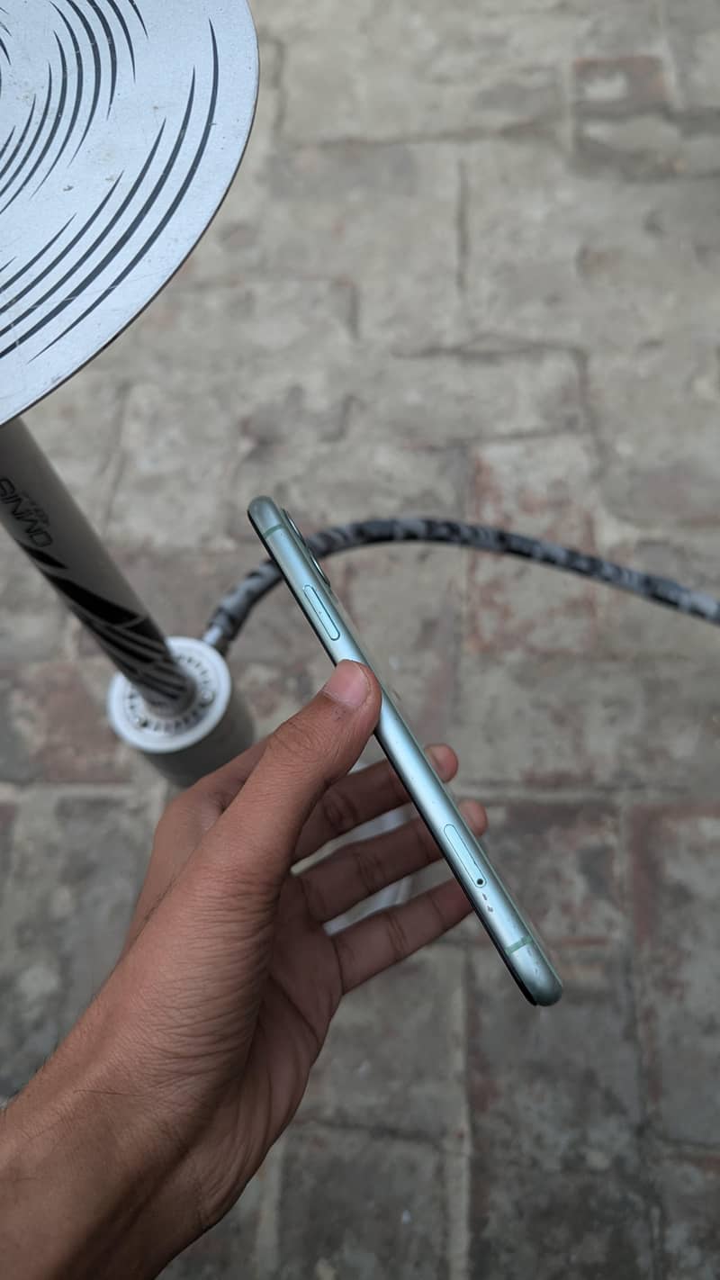 Apple iPhone 11 jv 5