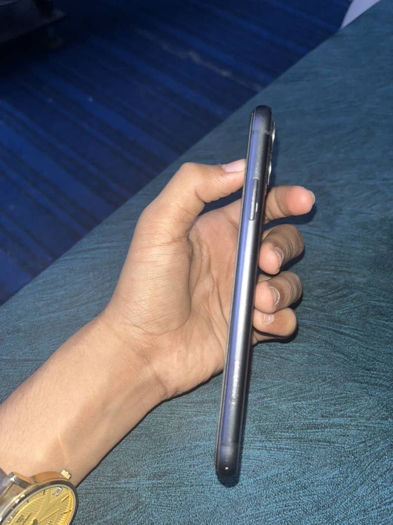 Apple iPhone 11 5