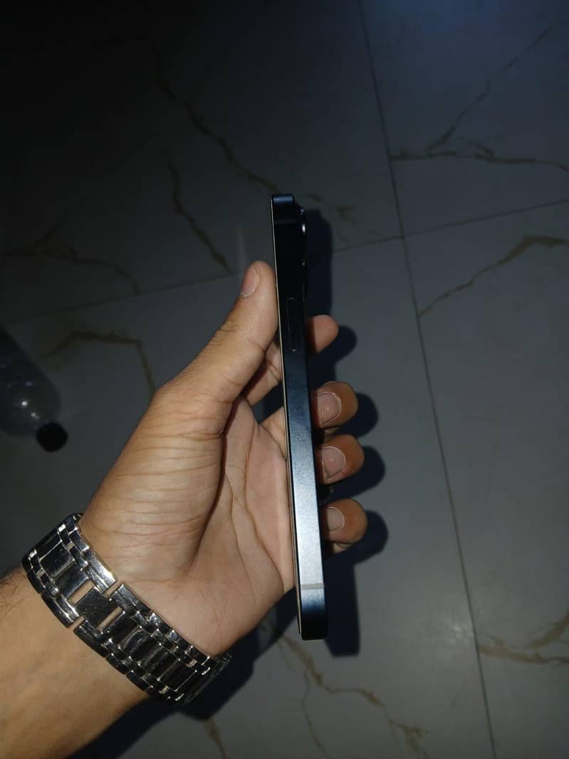 Apple iPhone 14 3