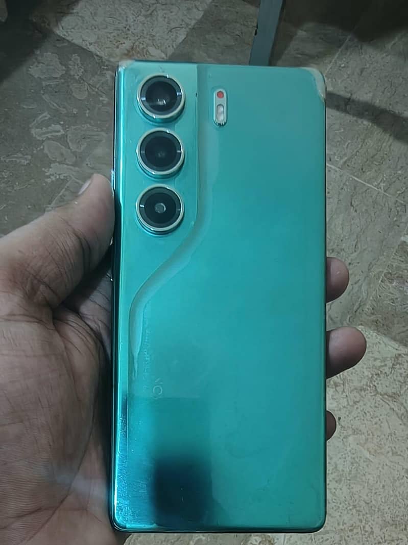 Tecno CAMON 40 0