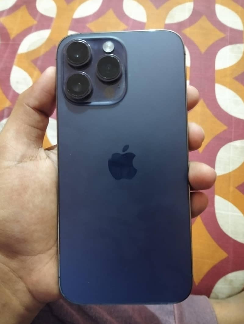 Apple iPhone 14 Pro Max 1