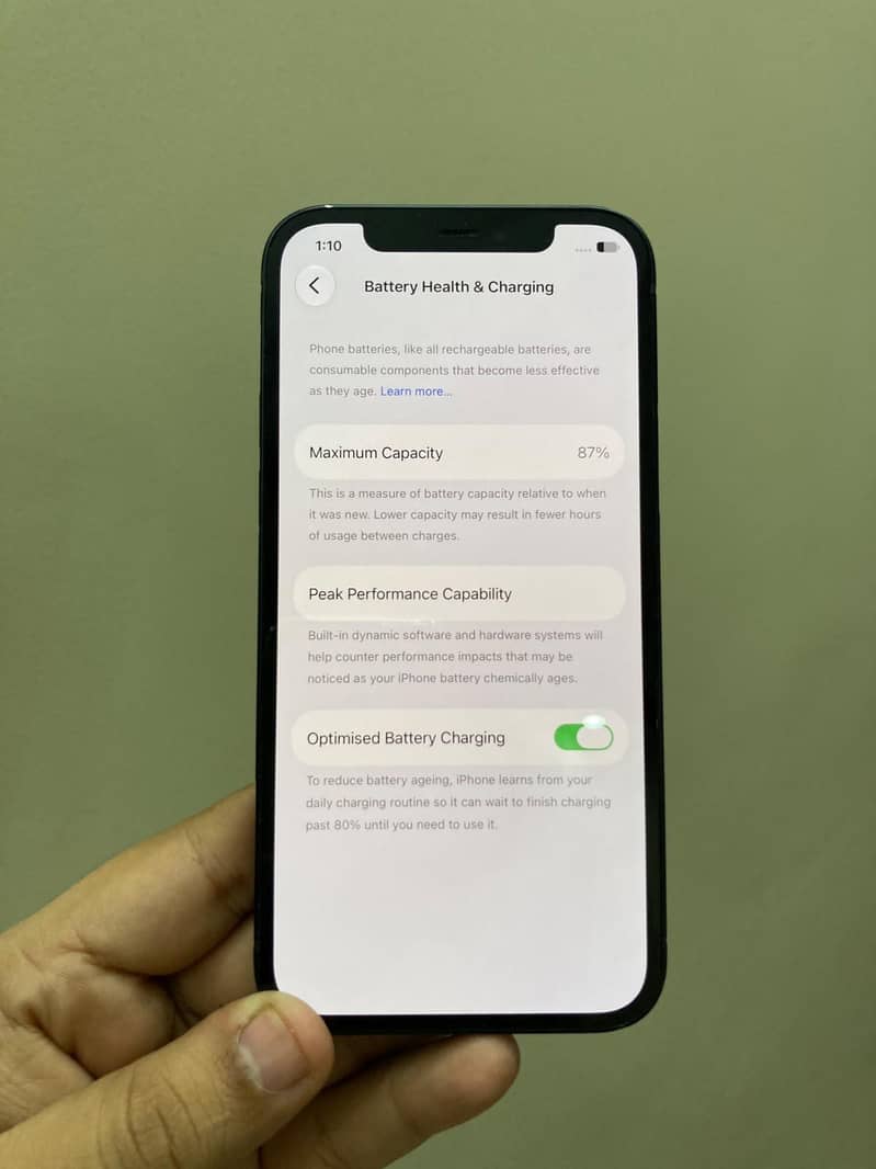 Apple iPhone 12 4