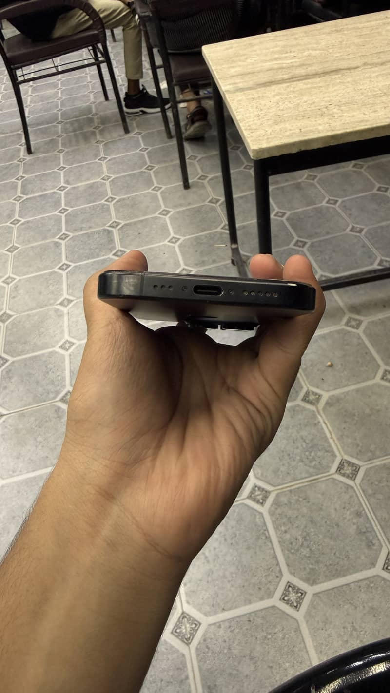 Apple iPhone 15 Pro 6