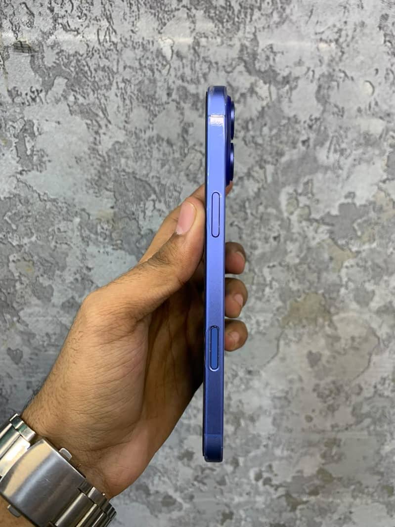 Apple iPhone 16 Plus 2