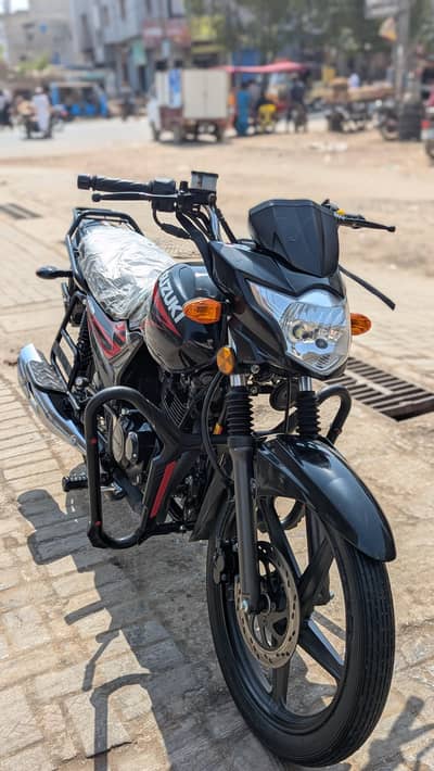 Suzuki GR 150 in Brand New Condition - 8,000 km Driven