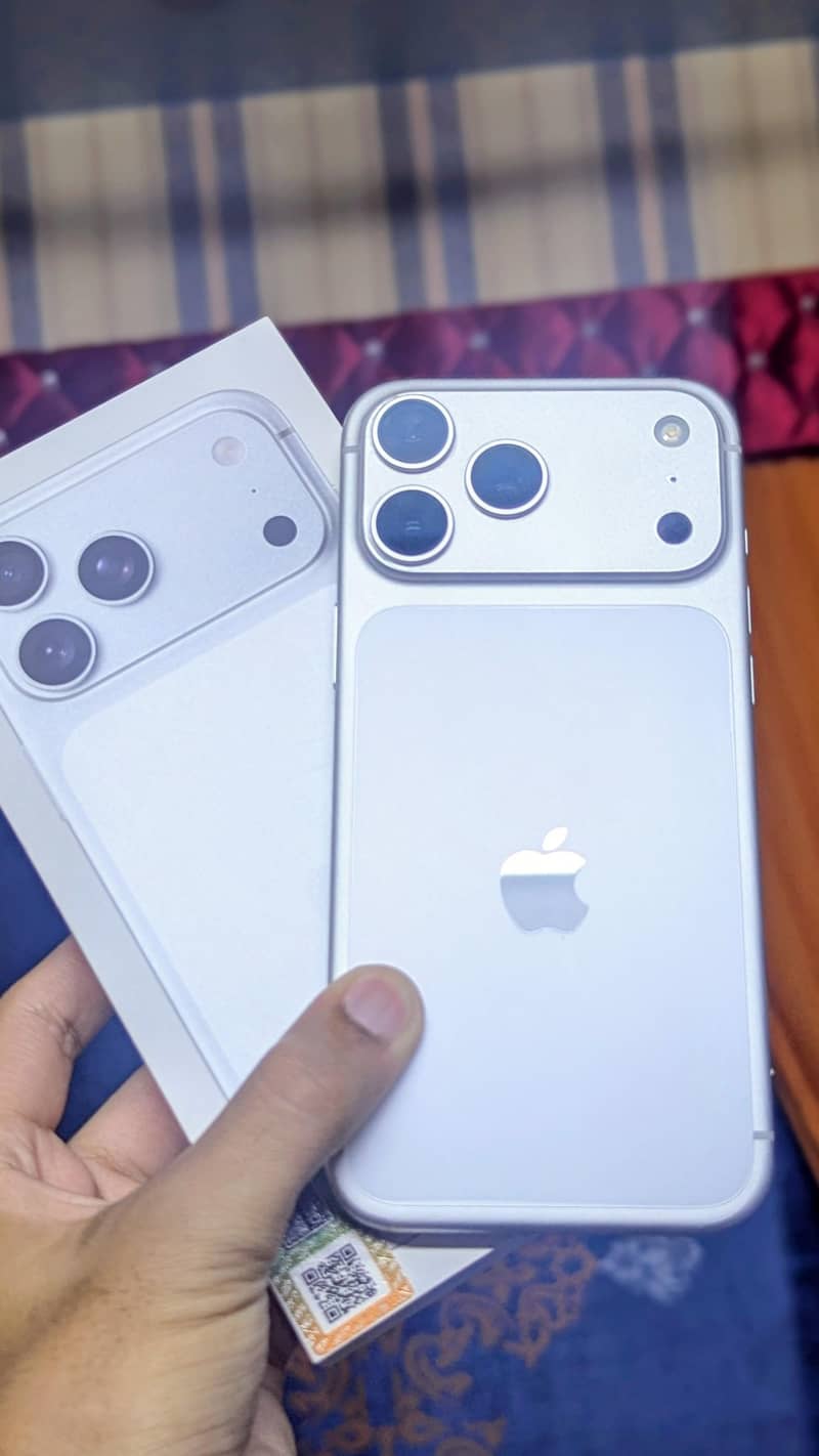 Apple iPhone 17 Pro Max 3