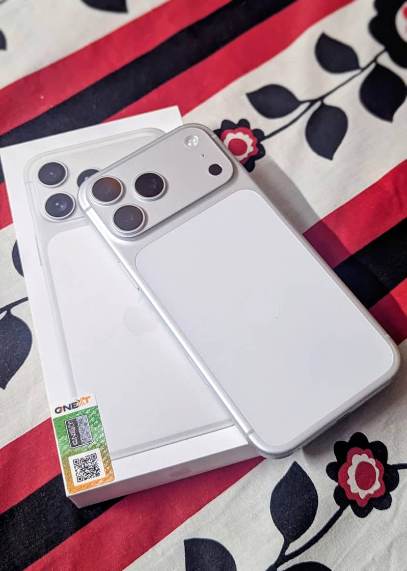 Apple iPhone 17 Pro Max 4