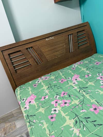 Queen Bed