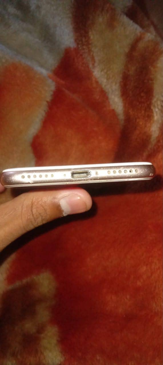 Apple iPhone 8 3