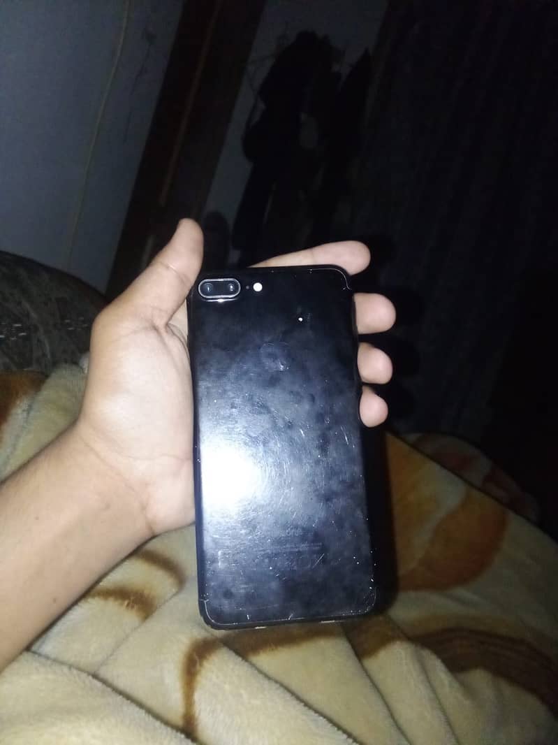 Apple iPhone 7 Plus 1