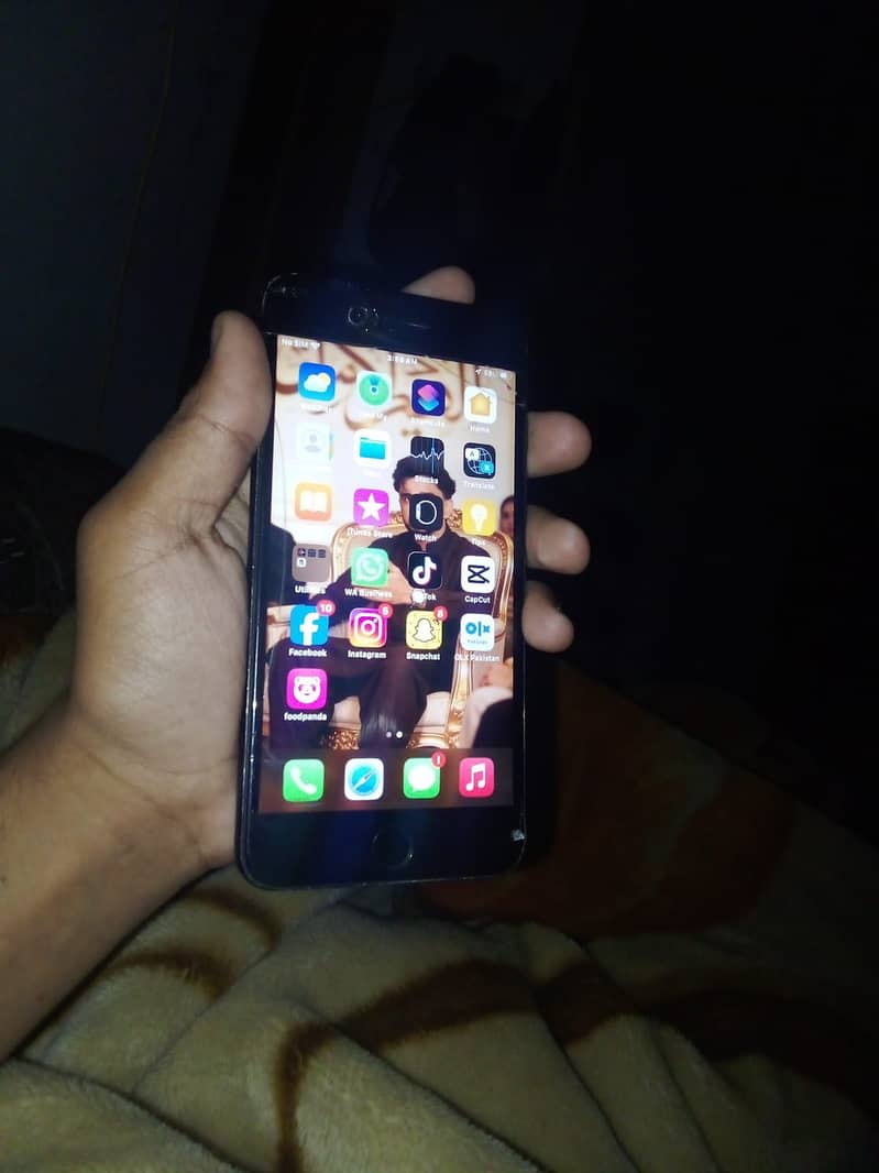 Apple iPhone 7 Plus 2