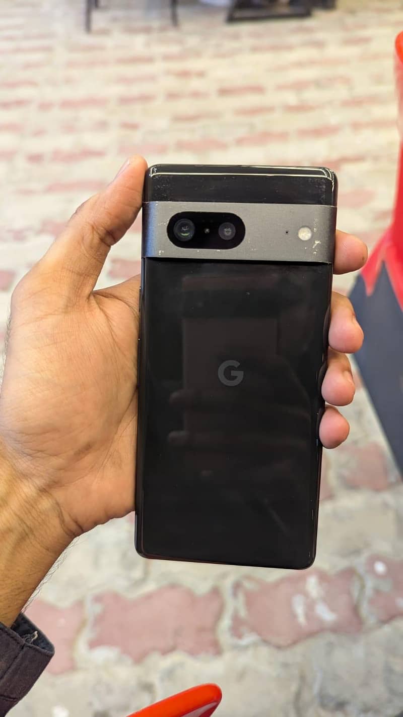 Google Pixel 7 4