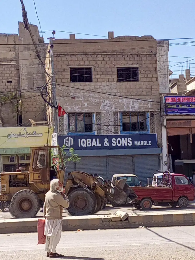commercial 2shops with 2portions property — photo 3