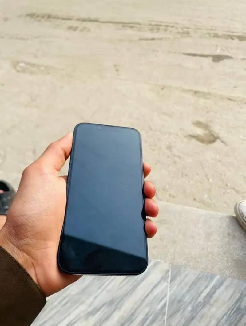 Apple iPhone 14 3