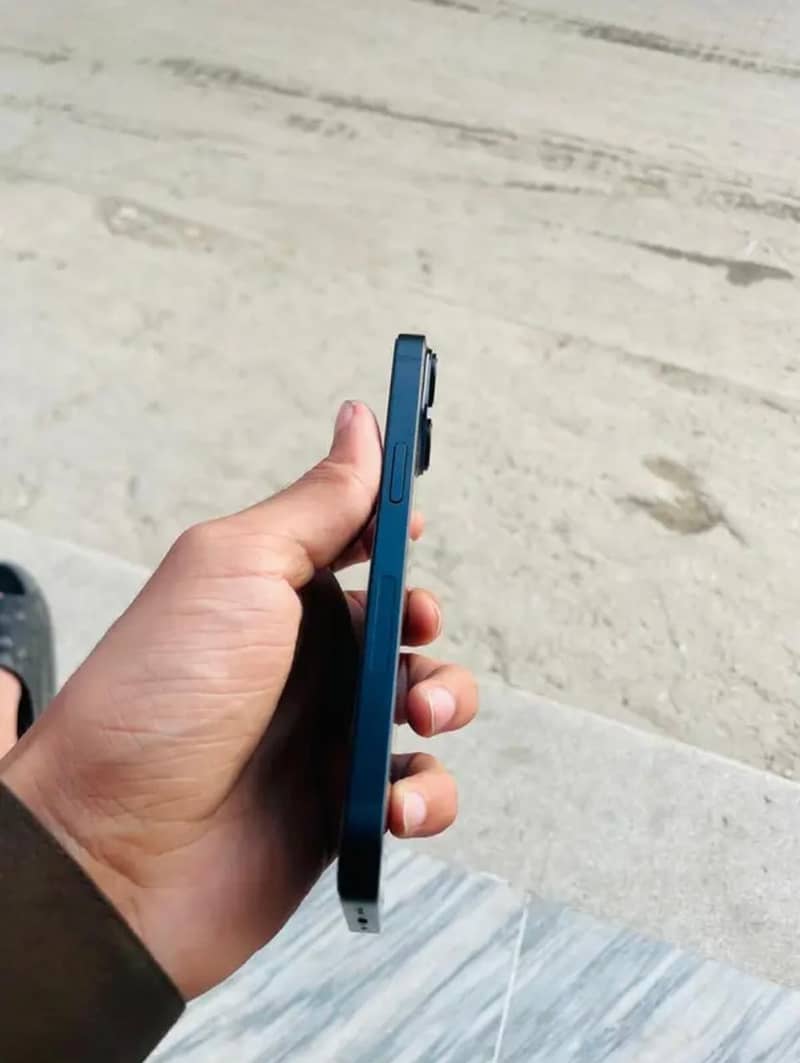 Apple iPhone 14 5