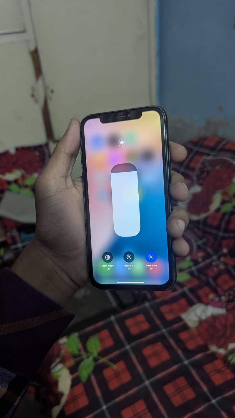 iPhone XR 3