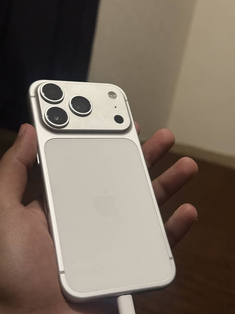Apple iPhone 14 Pro 0