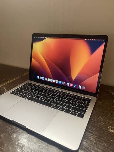 Apple MacBook Pro 2017 | 13-inch | Core i5 | 8GB RAM