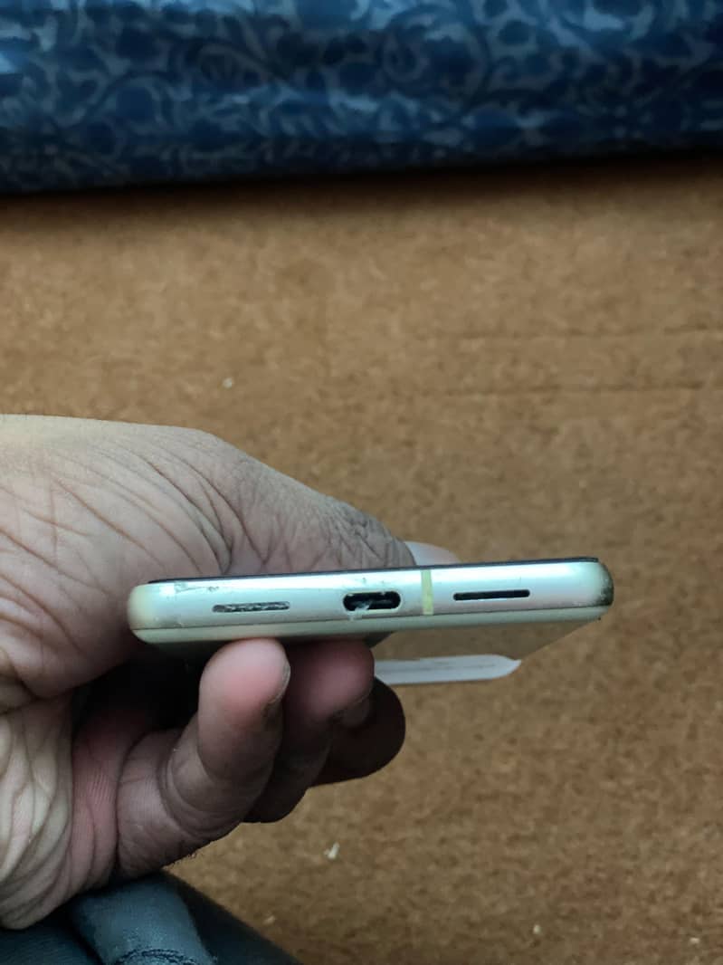 Google Pixel 7 4