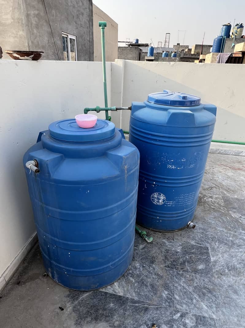 Water tank - Other Outdoor Items - 1120881823
