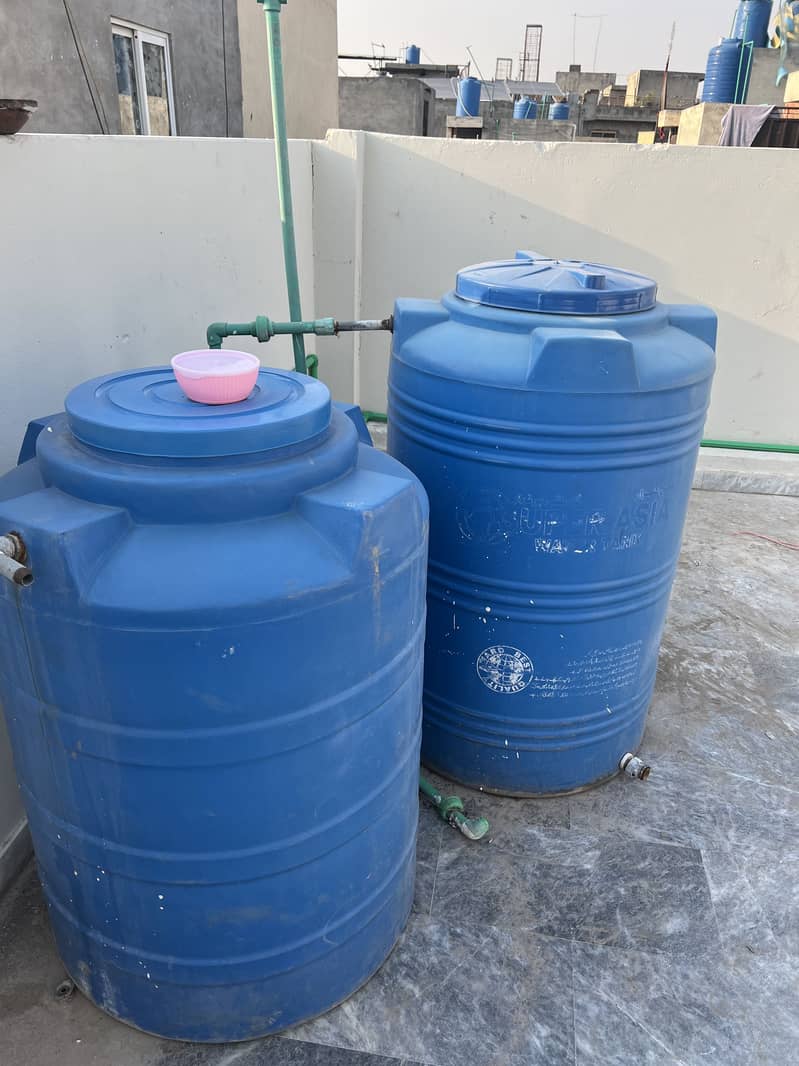 Water tank - Other Outdoor Items - 1120881823