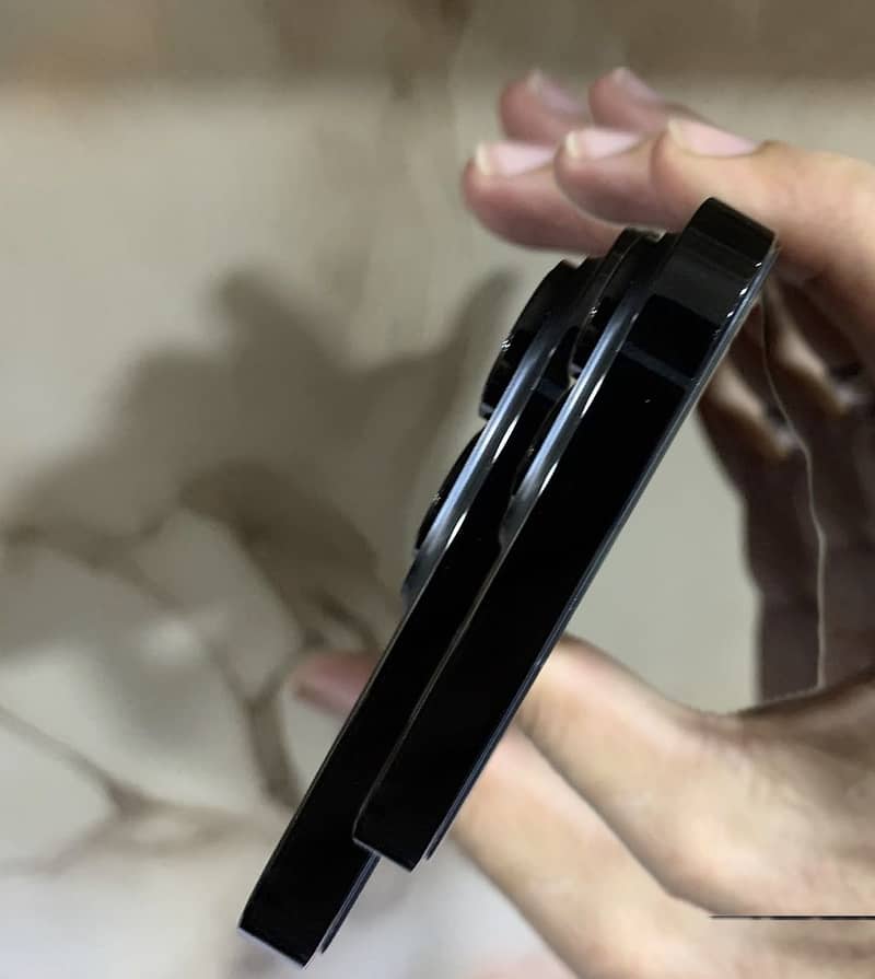 Apple iPhone 14 Pro Max 0