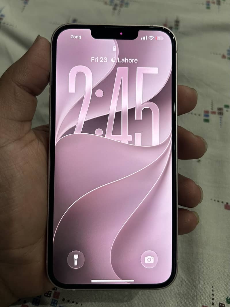 Apple iPhone 13 1