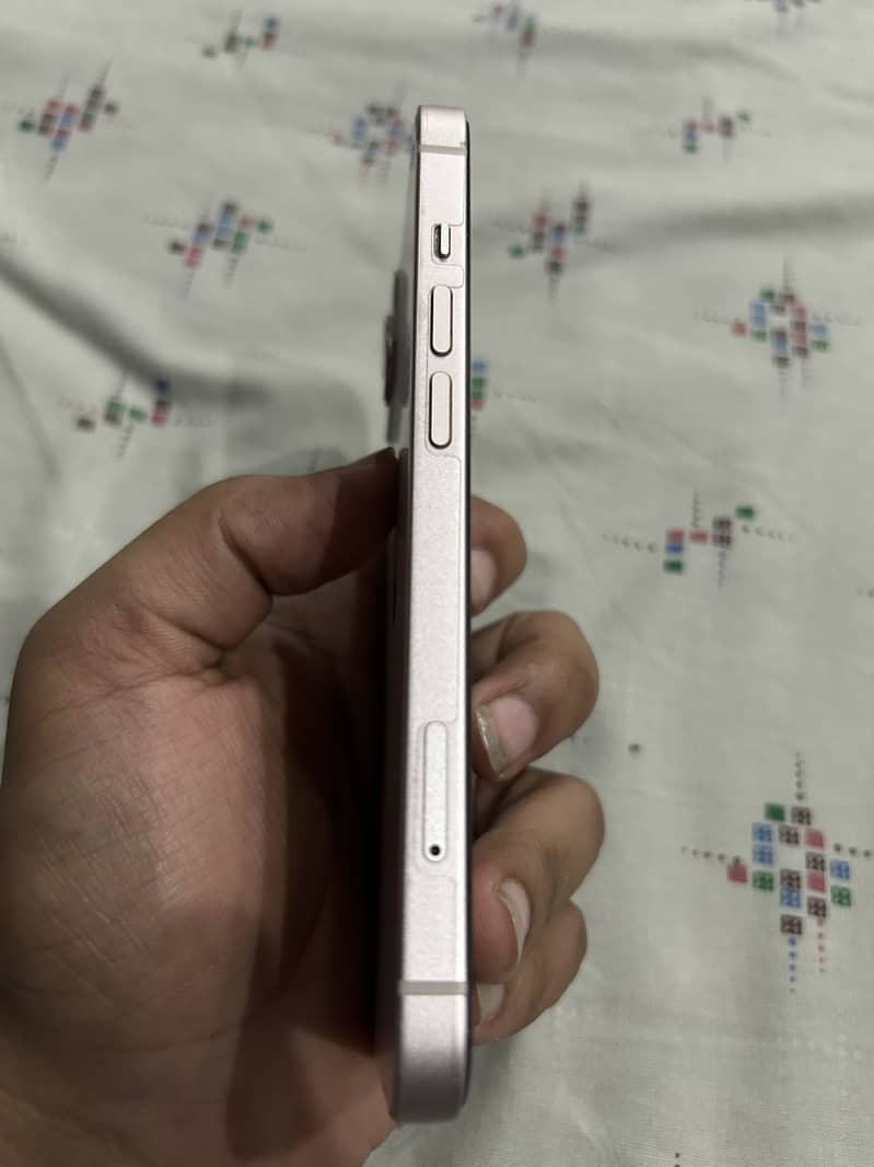 Apple iPhone 13 3