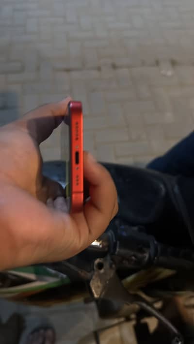 Apple iPhone 12
