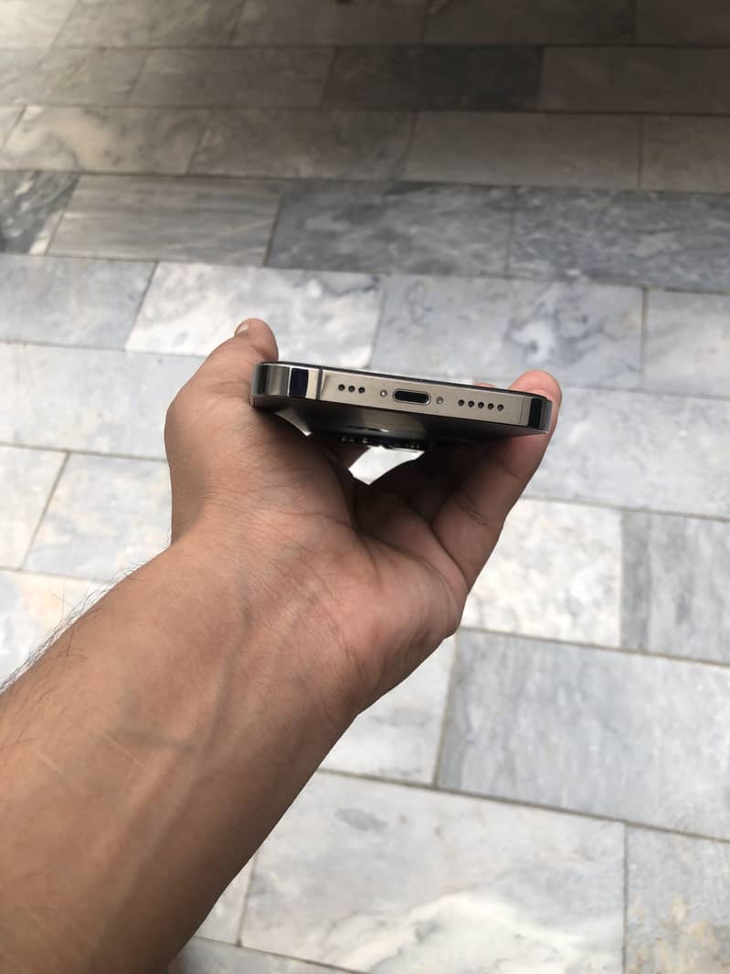 Apple iPhone 13 Pro 2