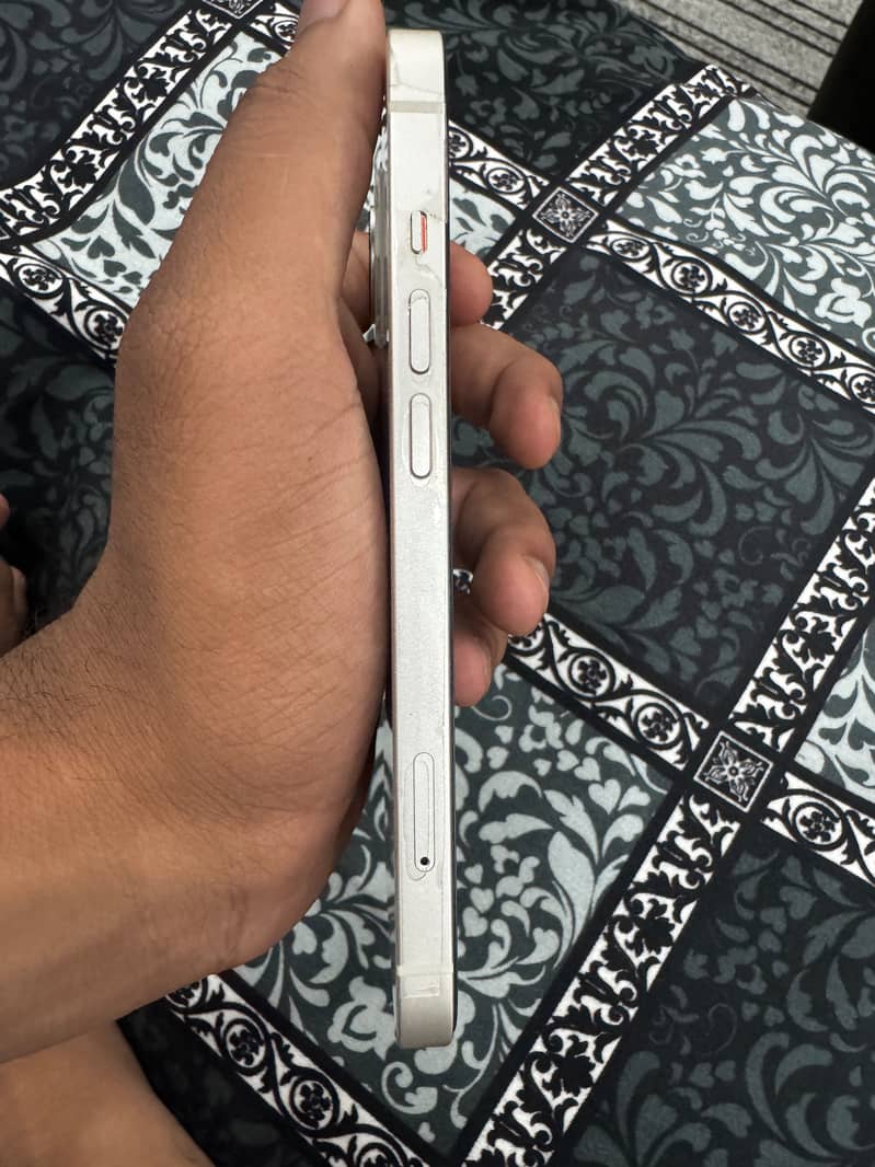 iPhone 13 PTA 3