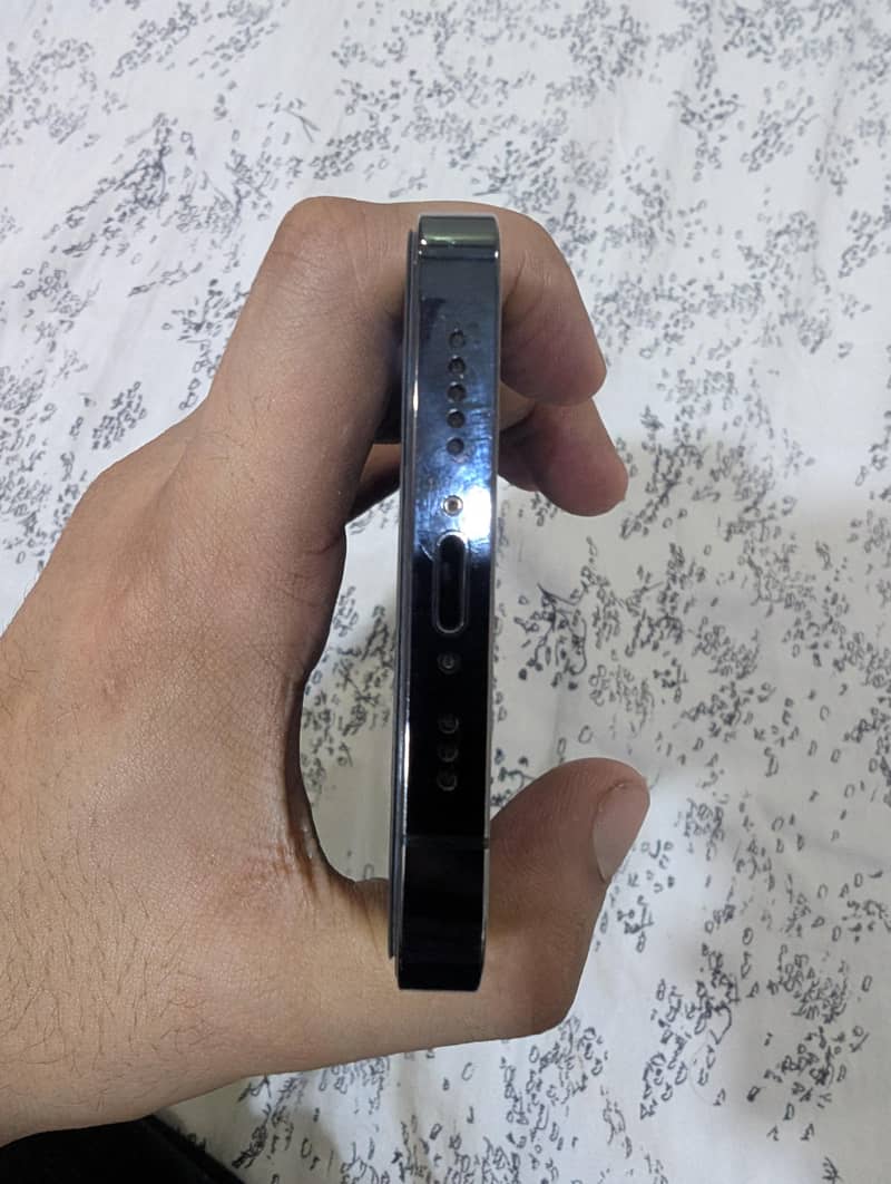 Apple iPhone 12 Pro 1