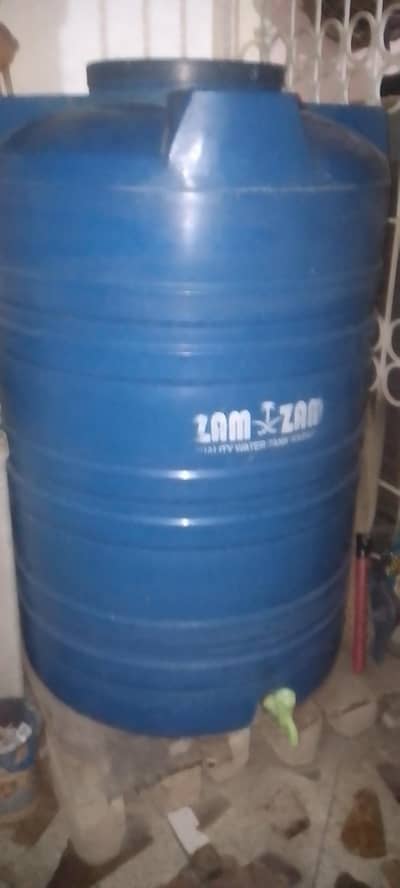 WATER TANK GOOD CONDITION 1000 LTR