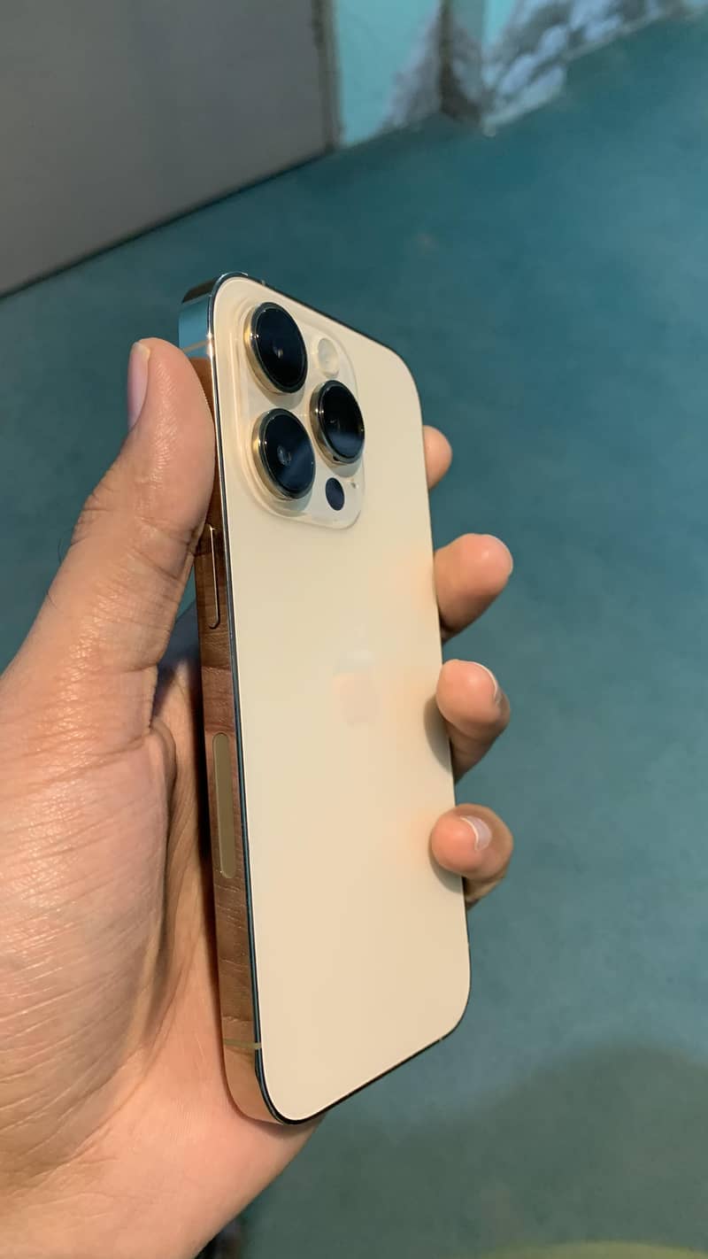 Apple iPhone 14 Pro 3