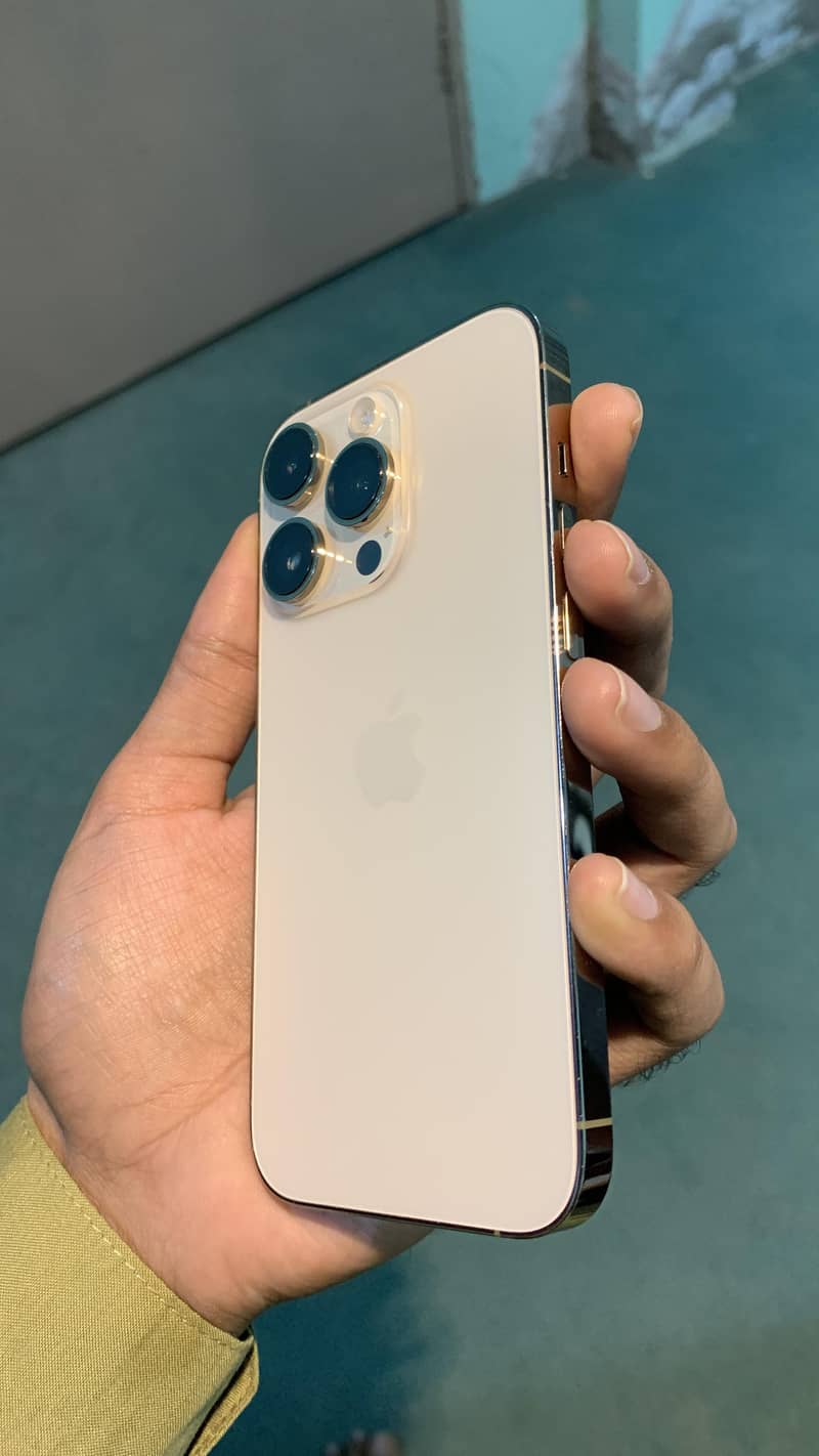 Apple iPhone 14 Pro 4