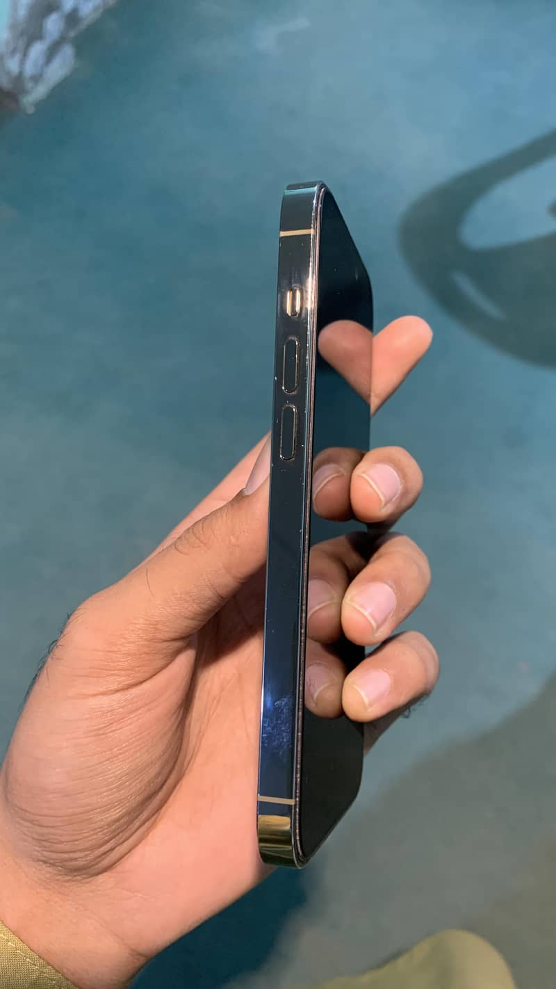 Apple iPhone 14 Pro 8
