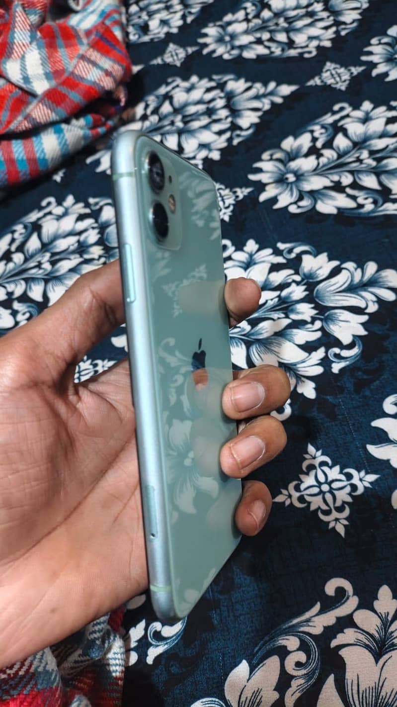 Apple iPhone 11 2