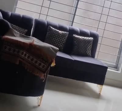 5 seater slighlty used sofa for sale kabir town phase 2