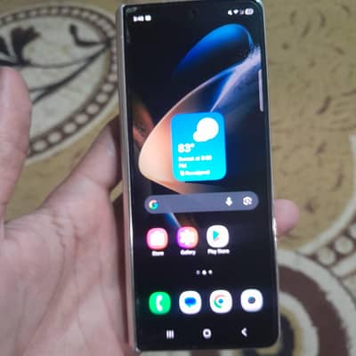 Samsaung Galaxy Z Fold 4