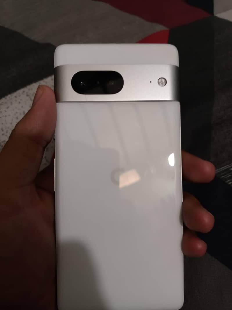 Google Pixel 7 4