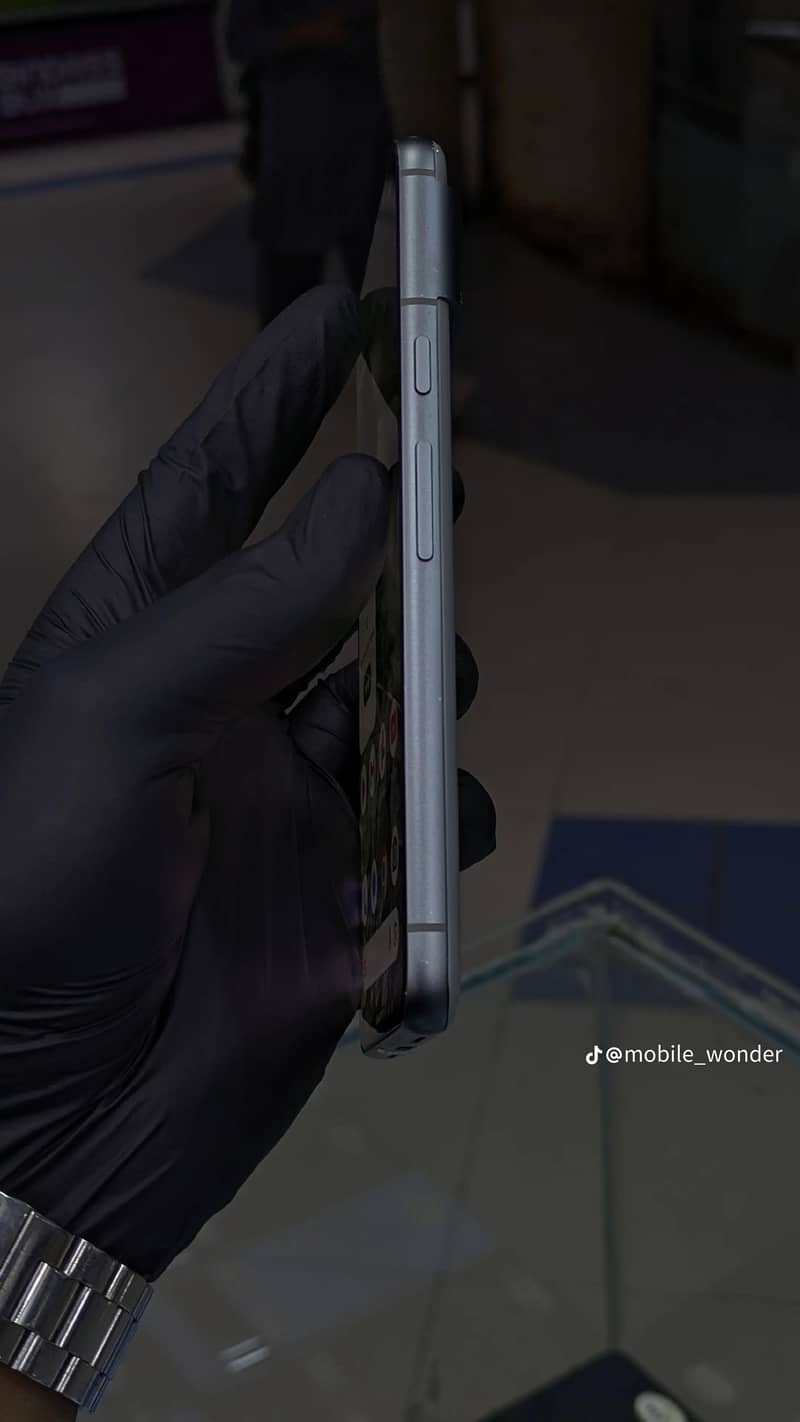 Google Pixel 8 4