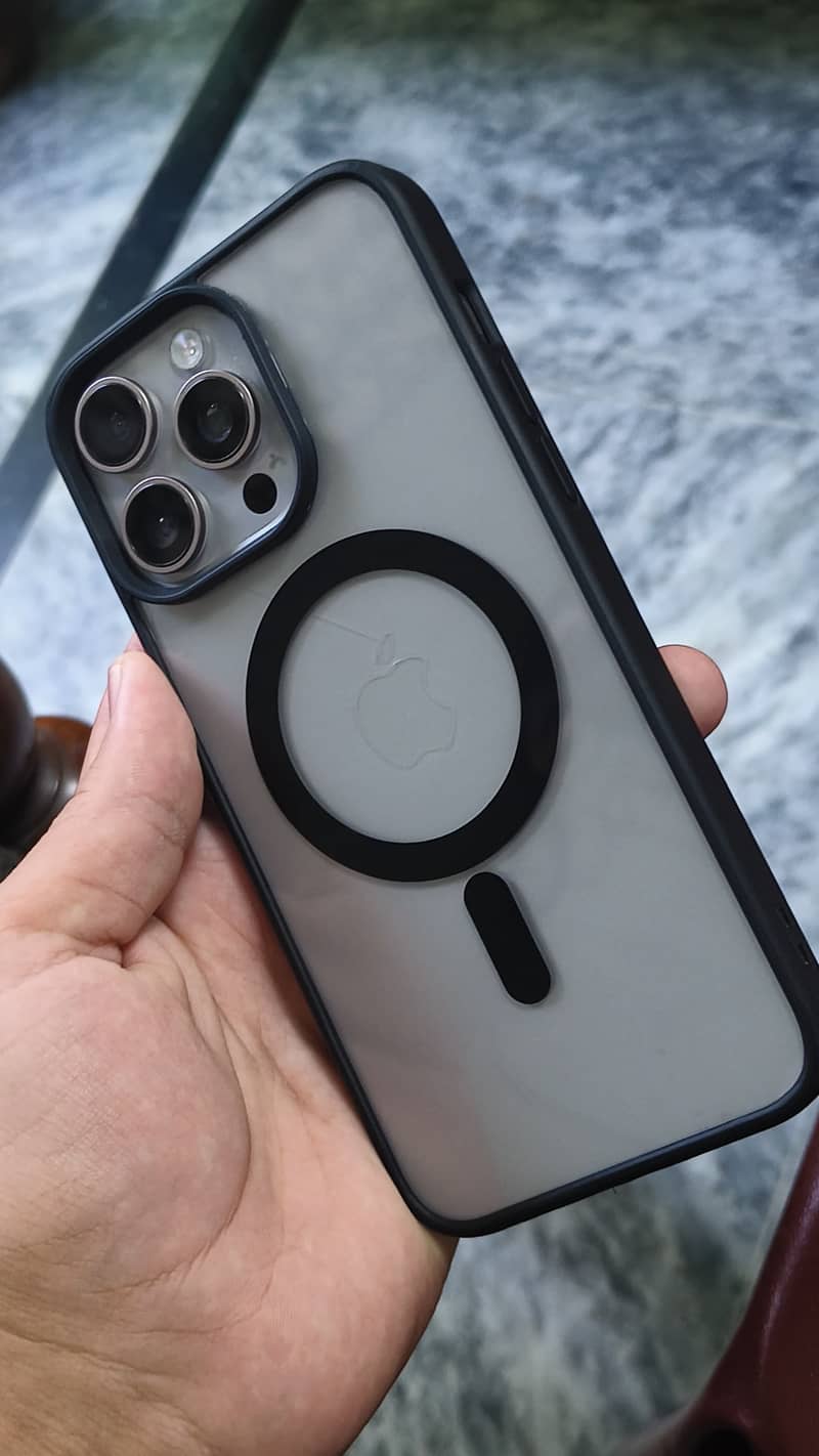 Apple iPhone 15 Pro Max 0