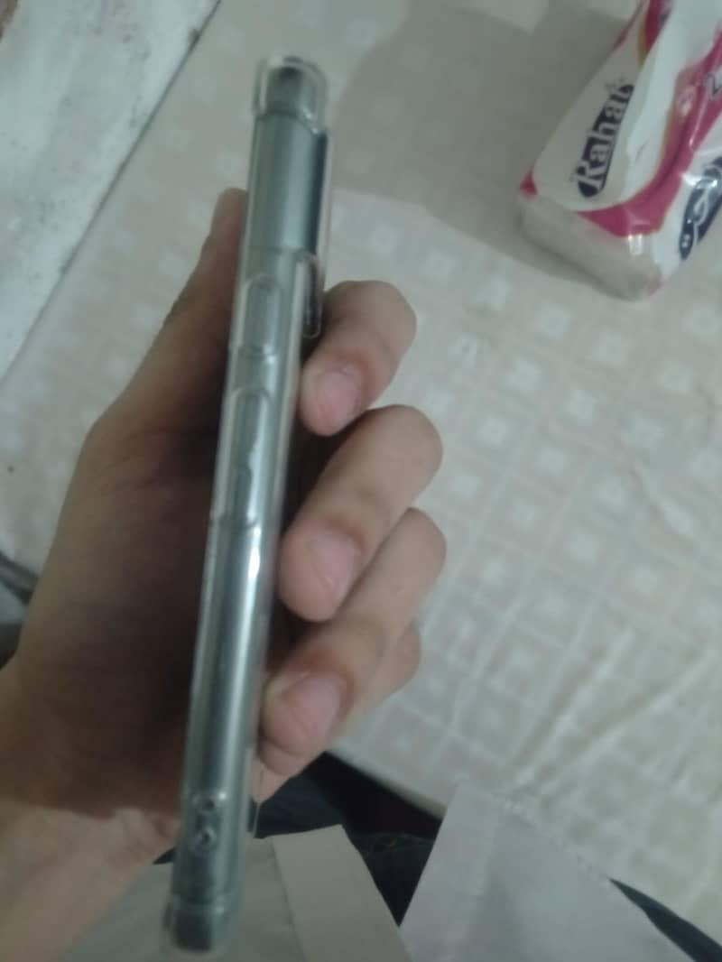 Google Pixel 8 2