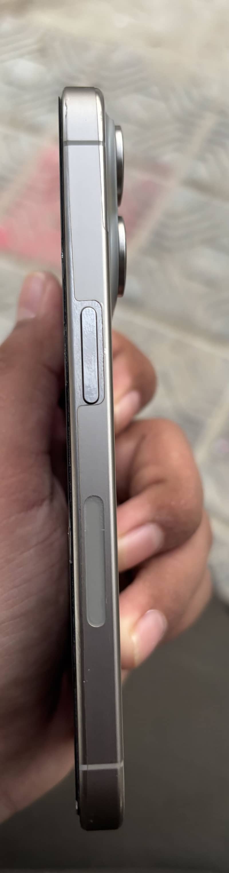 Apple iPhone 15 Pro 4