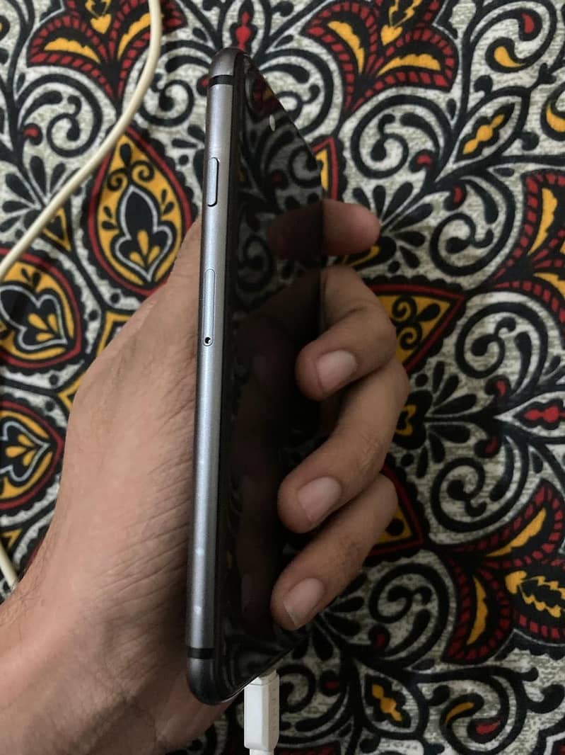 Apple iPhone 8 1