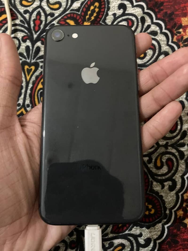 Apple iPhone 8 3