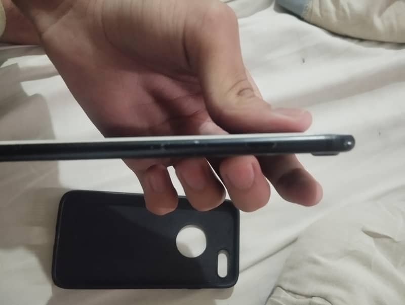 Apple iPhone 7 7
