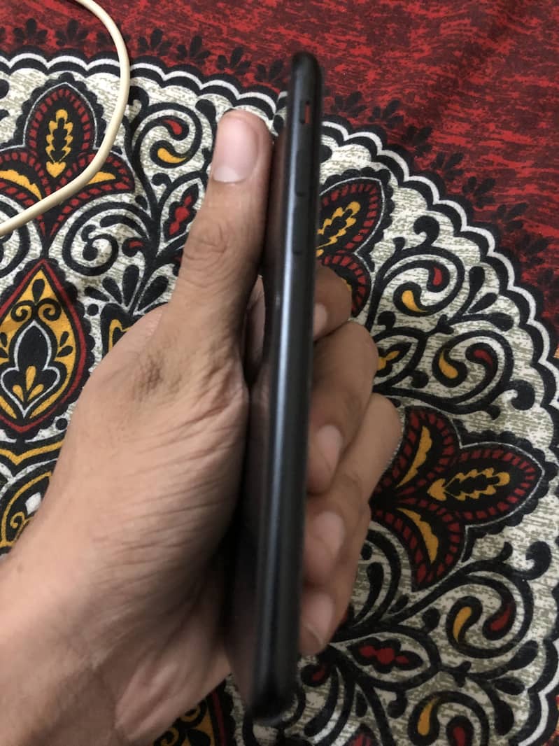 Apple iPhone SE 3